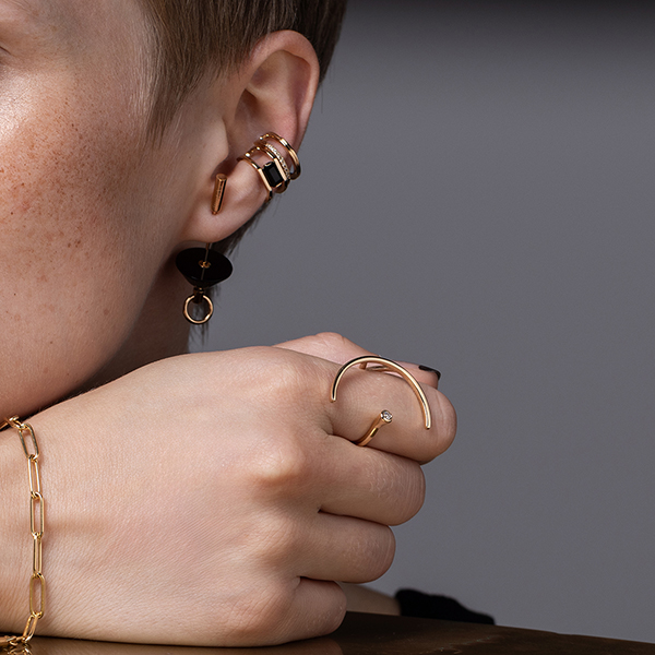 BIRD OF PARADISE ネイキッド ストーン スタッド ピアス / カーネリアン