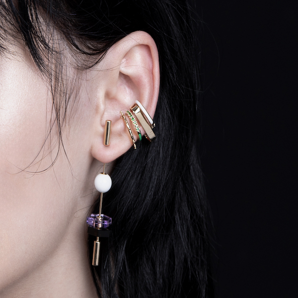 DROSERA ダイヤモンド ピアス 右耳用