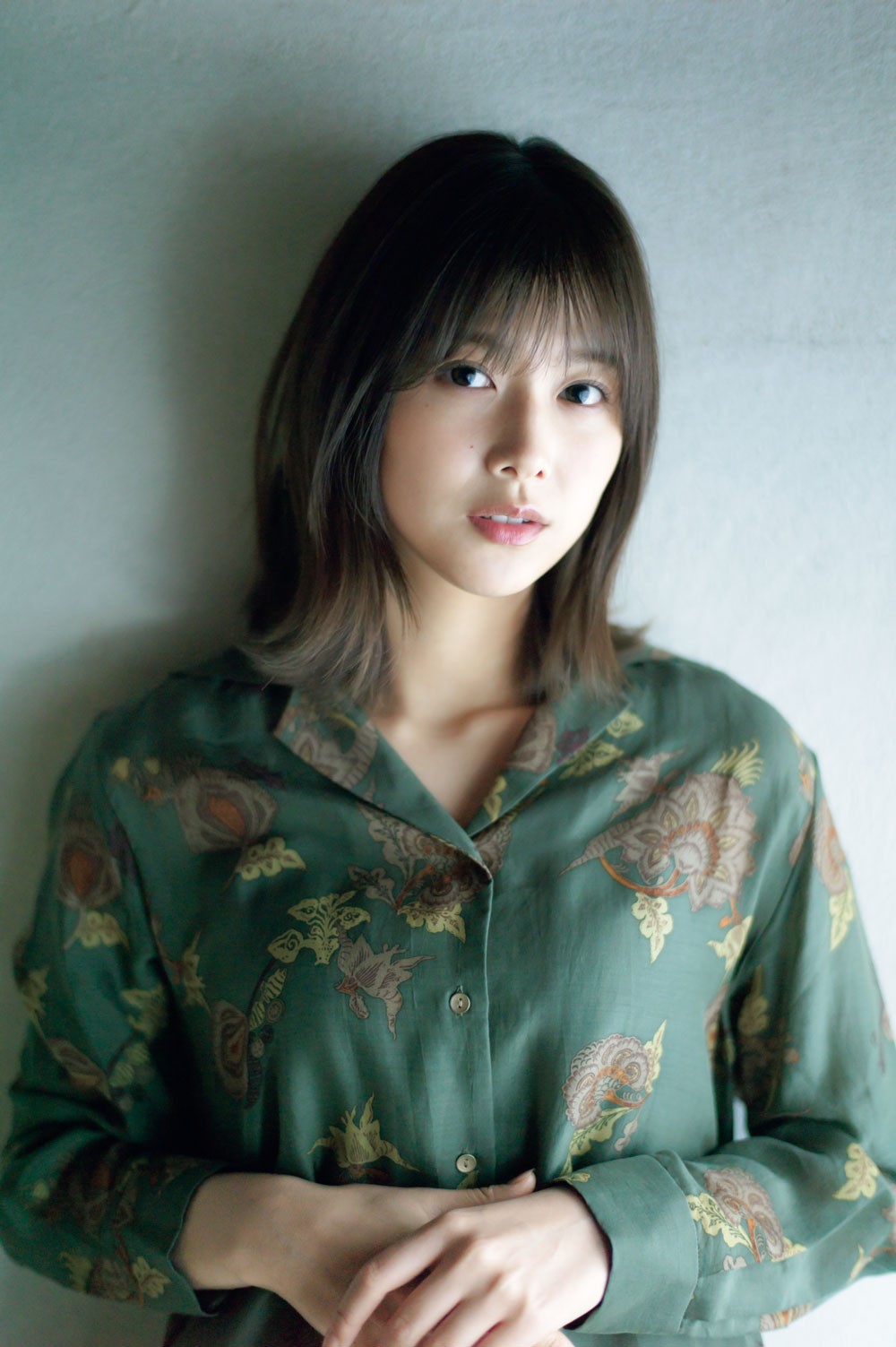 欅坂46・渡邉理佐、読者リクエストで人気グラビアのアザーカット公開