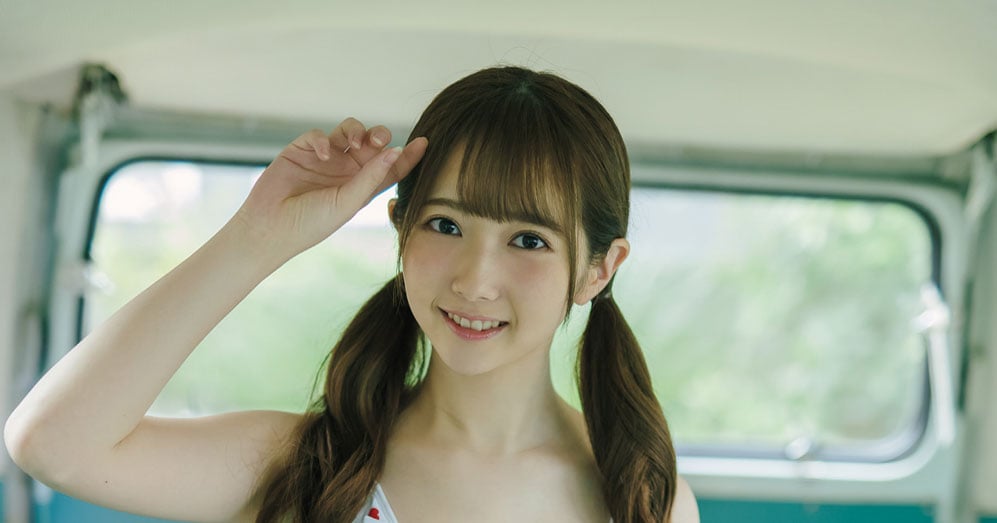 ≠ME・谷崎早耶『週プレ』初ソログラビア キュートな笑顔＆フレッシュ