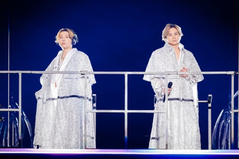 KinKi Kids、「DOMOTO」に改名発表も変わらぬステージ 東京ドームで5.5