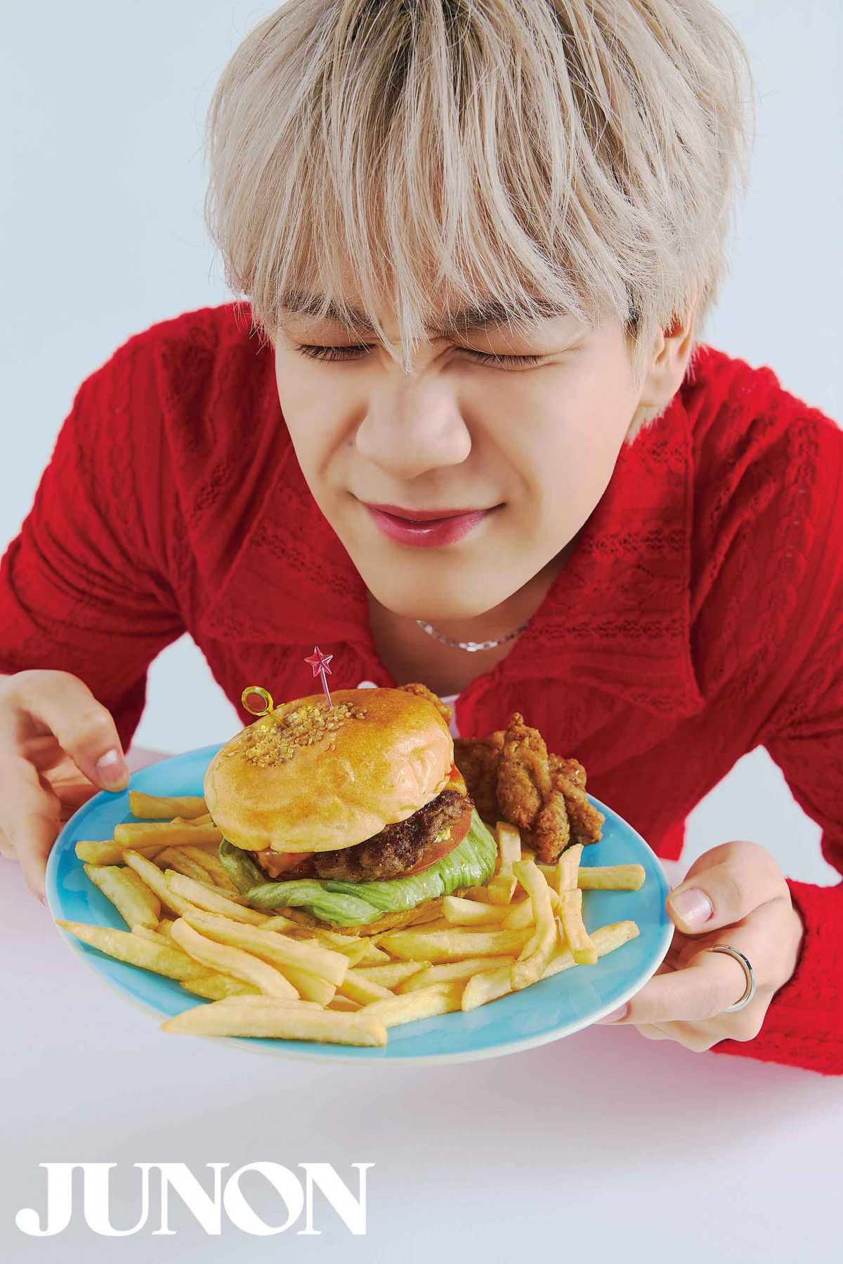 JO1豆原一成、沖縄ひとり旅でサーターアンダーギーに大ハマり「もう