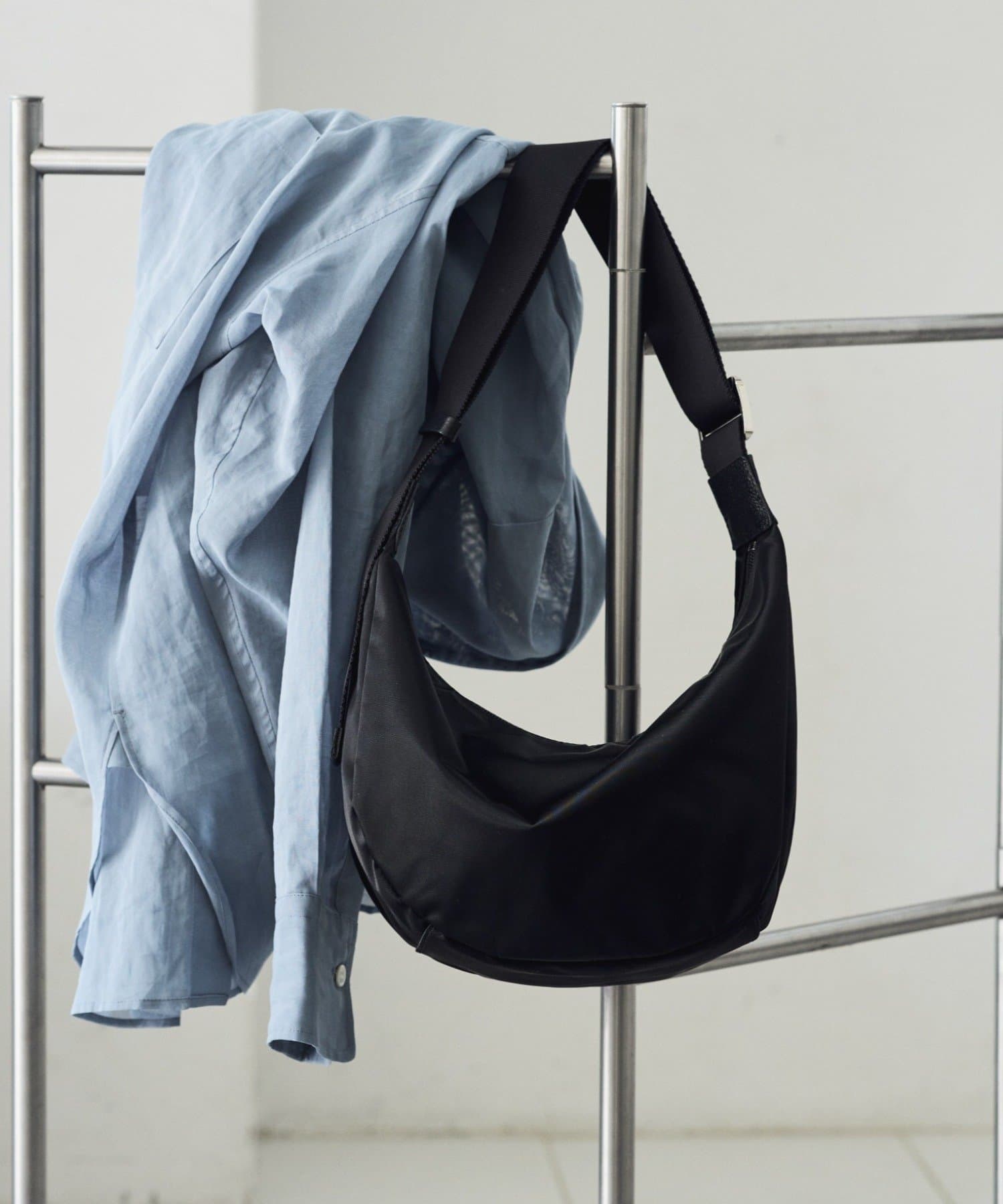 3/4～価格改定》クラウズナイロンラウンドショルダーバッグ | russet