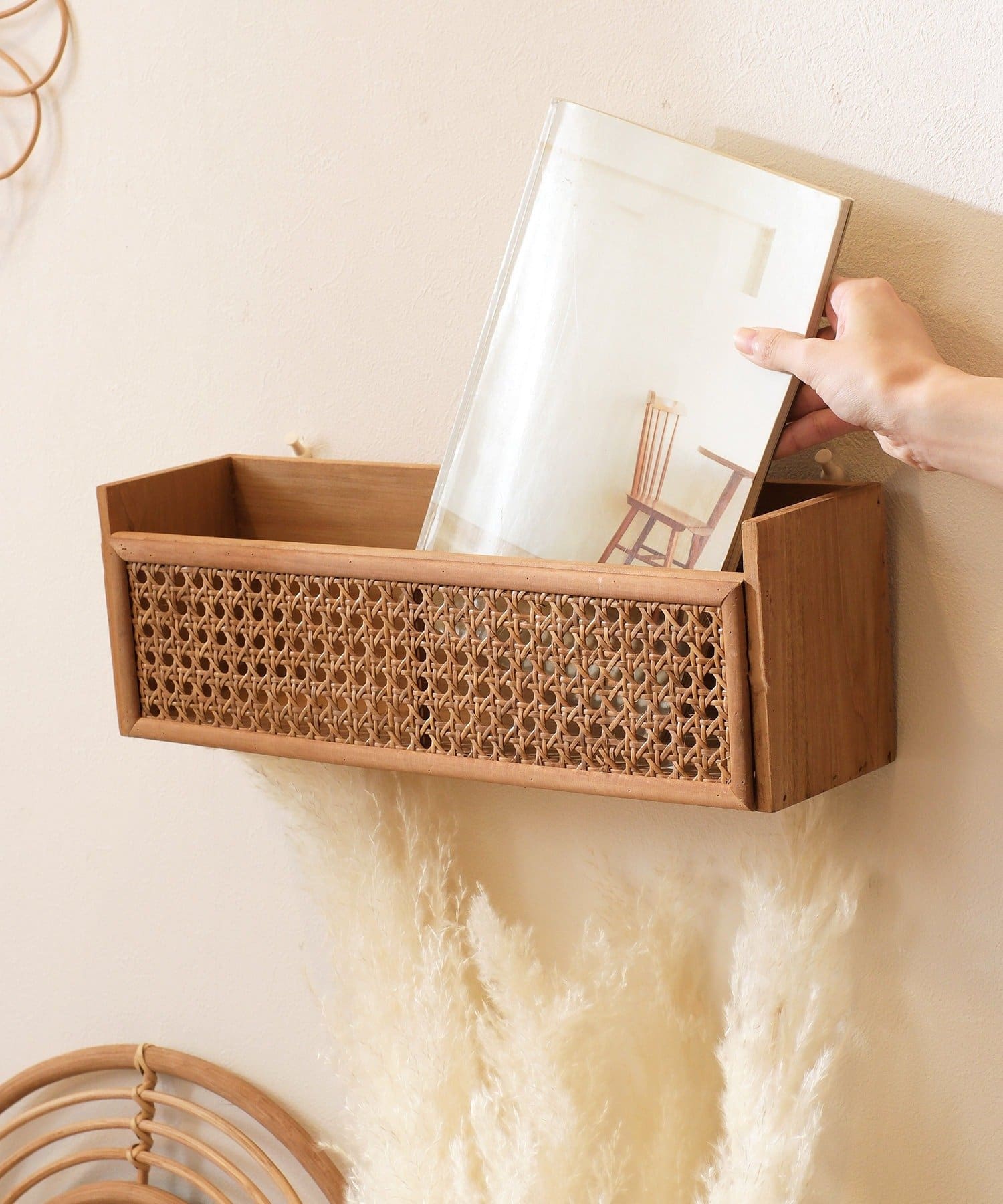 ラタン編みウォールシェルフ／マクラメとラタン | salut!(サリュ