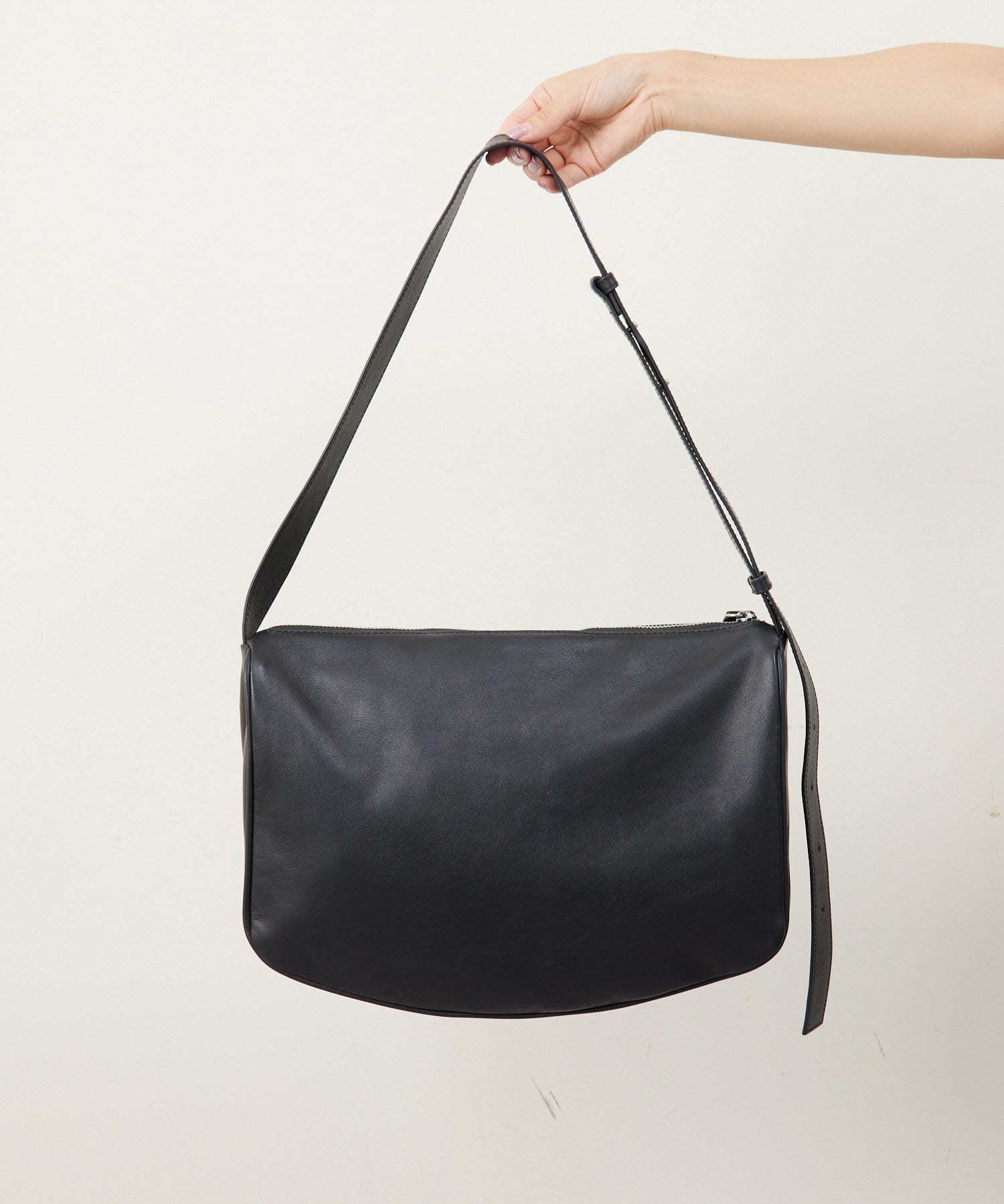 スワローマチショルダーバッグ《本革/軽量》 | ear PAPILLONNER(イア