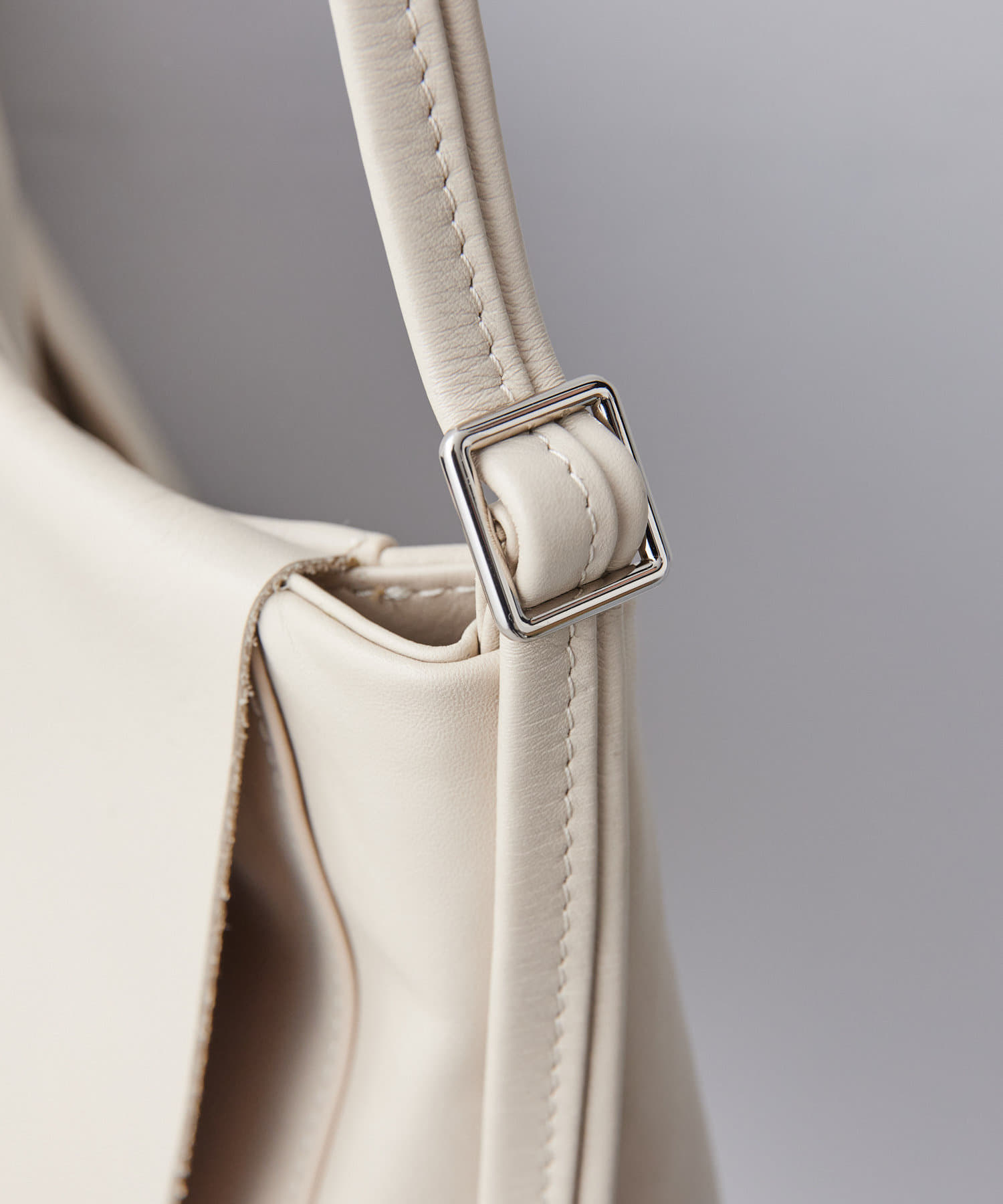 ear PAPILLONNER】《牛革》シンプルフラップショルダーバッグ | OUTLET