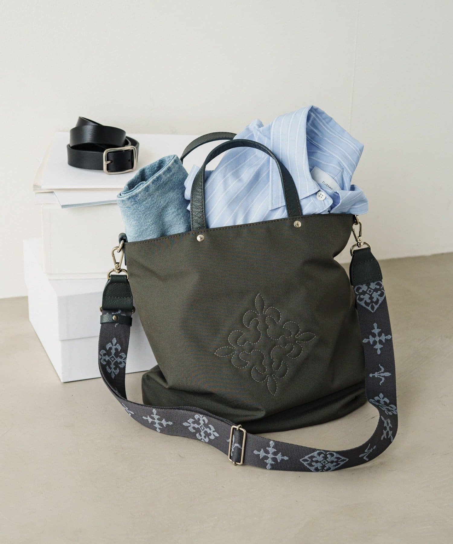 3/4～価格改定》スリム2WAYトートバッグ <コーデュラナイロン