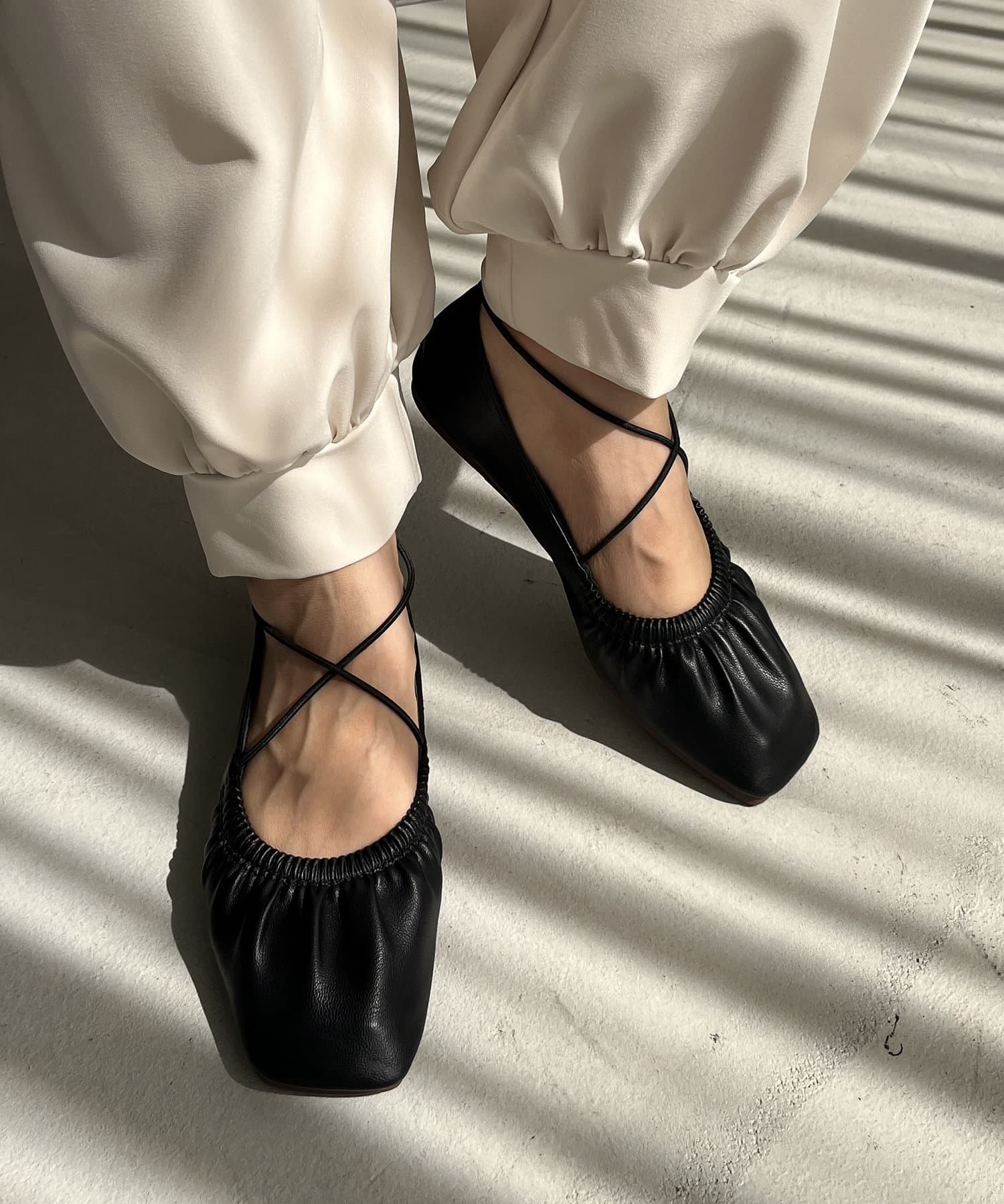 AGAWD/アガウド〉クロスストラップフラットシューズ | CAPRICIEUX LE