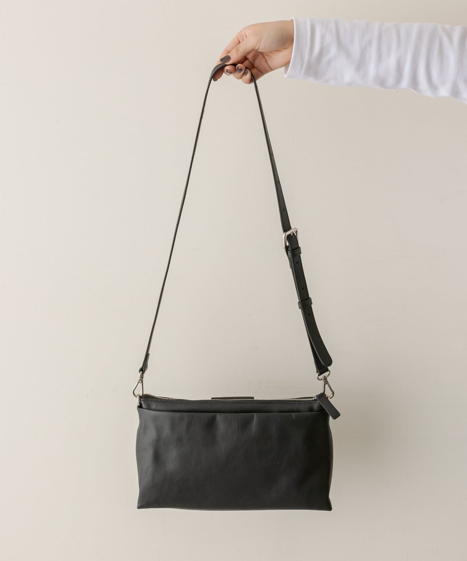 オケージョン/きれいめコーデにおすすめ/本革》パーツショルダーバッグ