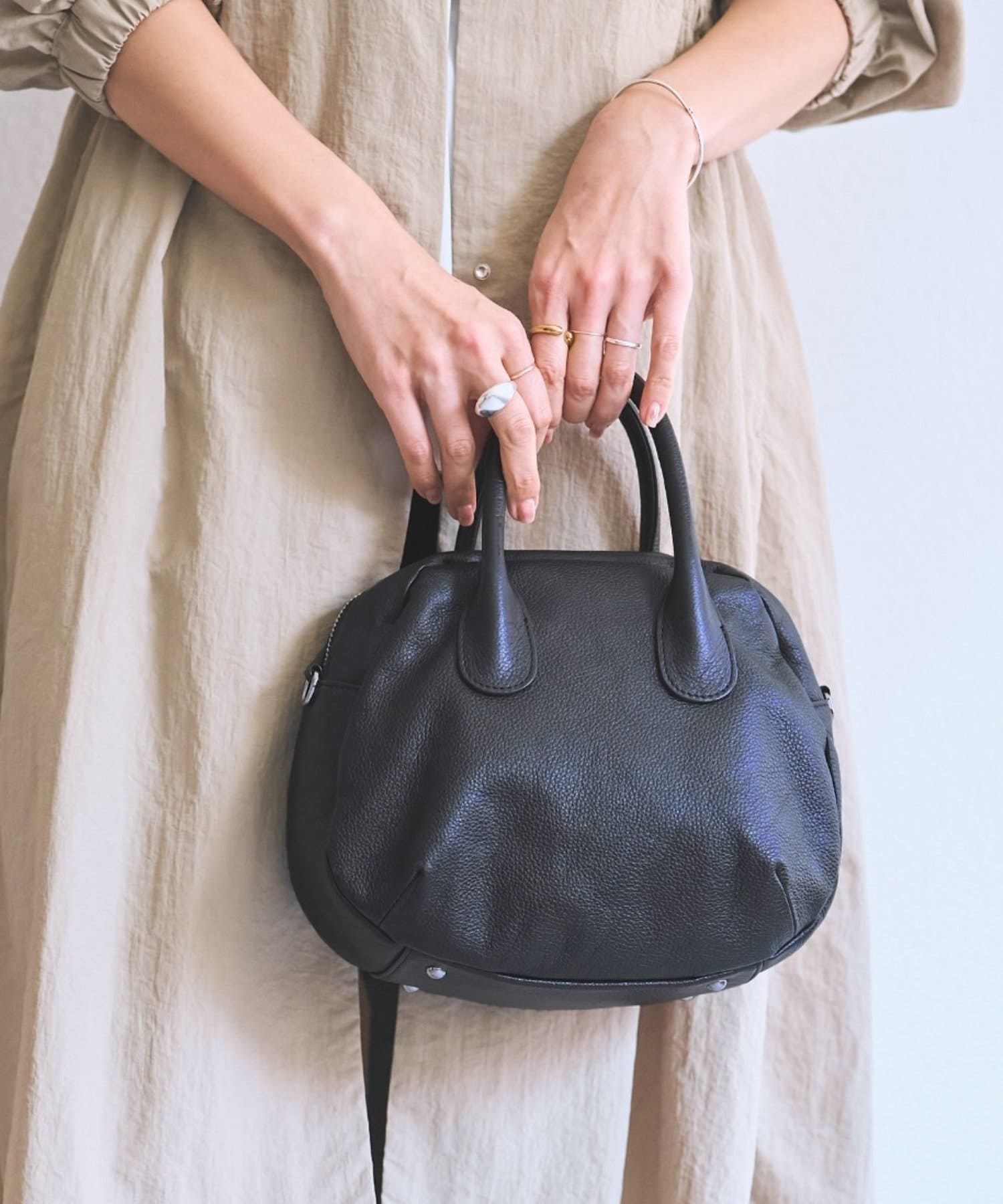 本革》ラウンドミニボストンバック | BEARDSLEY(ビアズリー)レディース