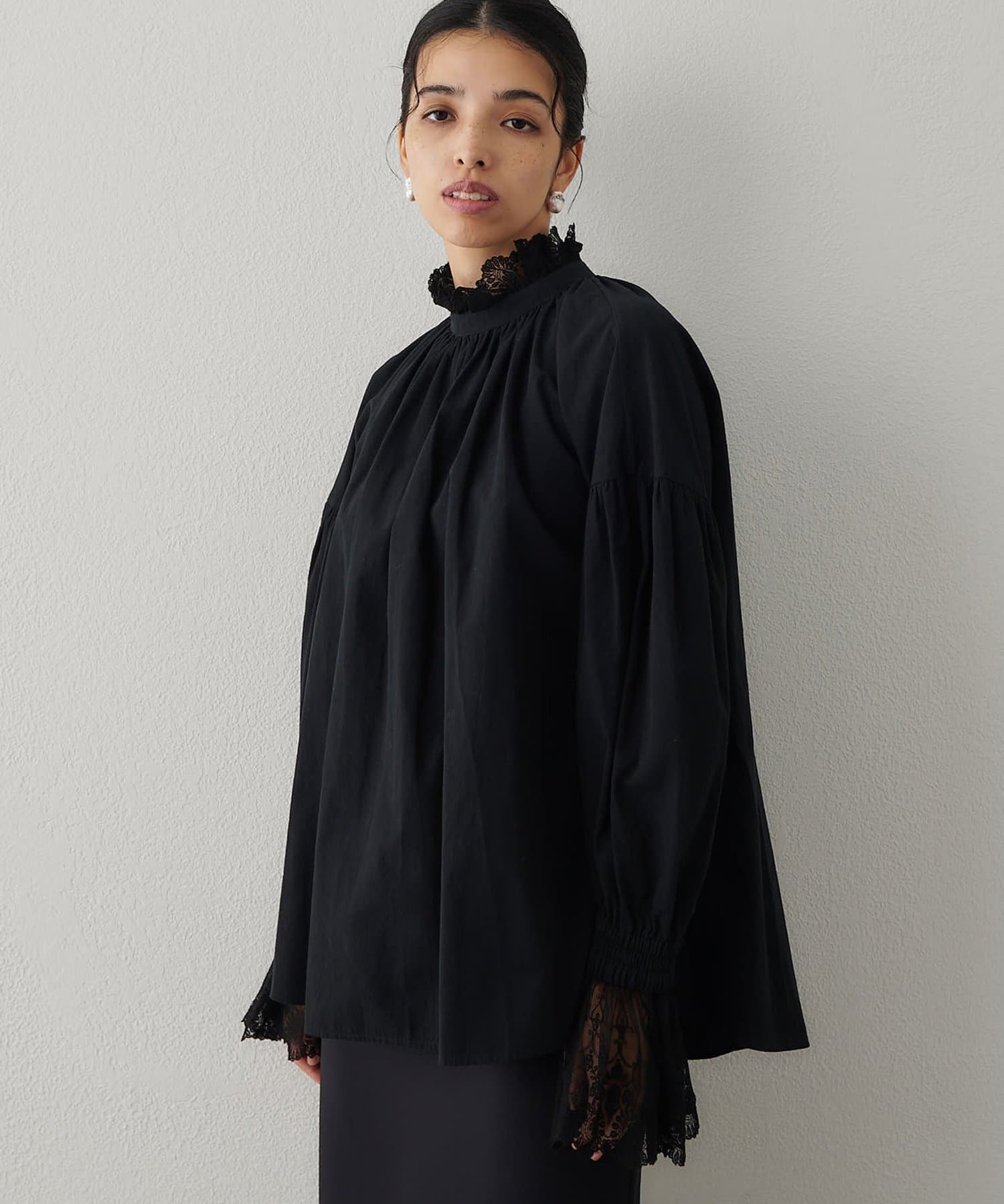 レースギャザーブラウス | Whim Gazette(ウィム ガゼット)レディース