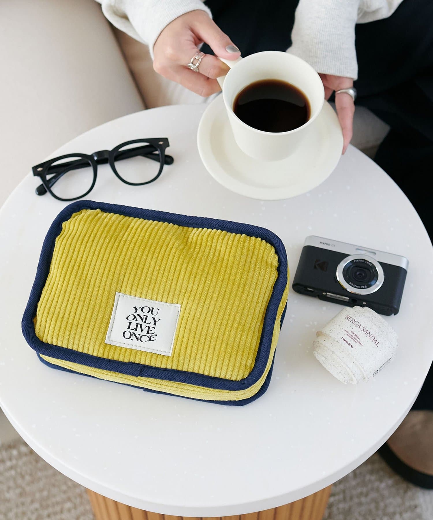 推し活対応◎】コーデュロイパデッドポーチM | DISCOAT(ディスコート