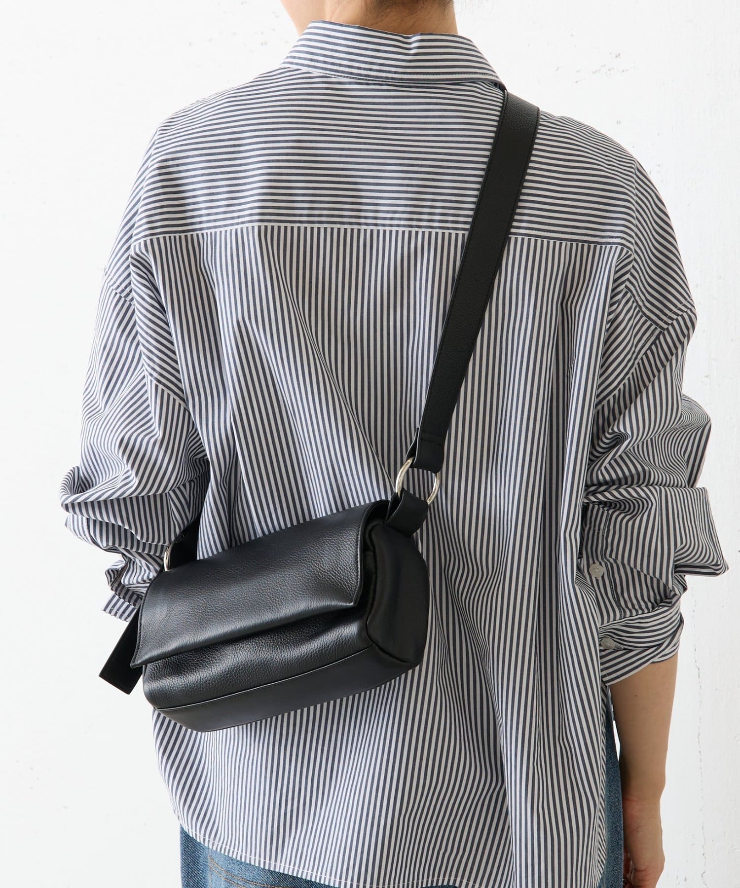 本革》ミニレザーボディバッグ | BEARDSLEY(ビアズリー)レディース