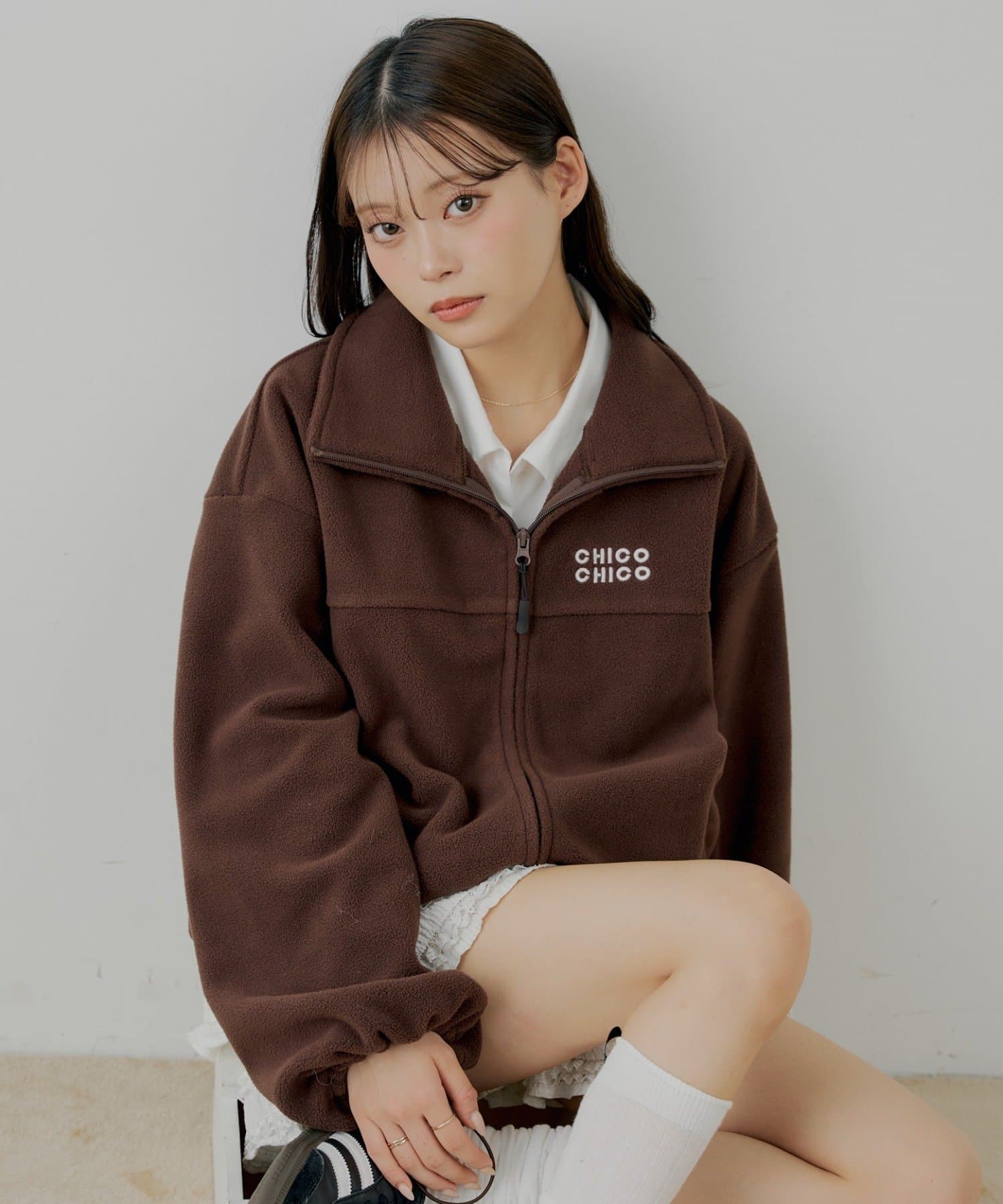 セットアップ対応】胸ロゴフリーストップス | Chico(チコ)レディース