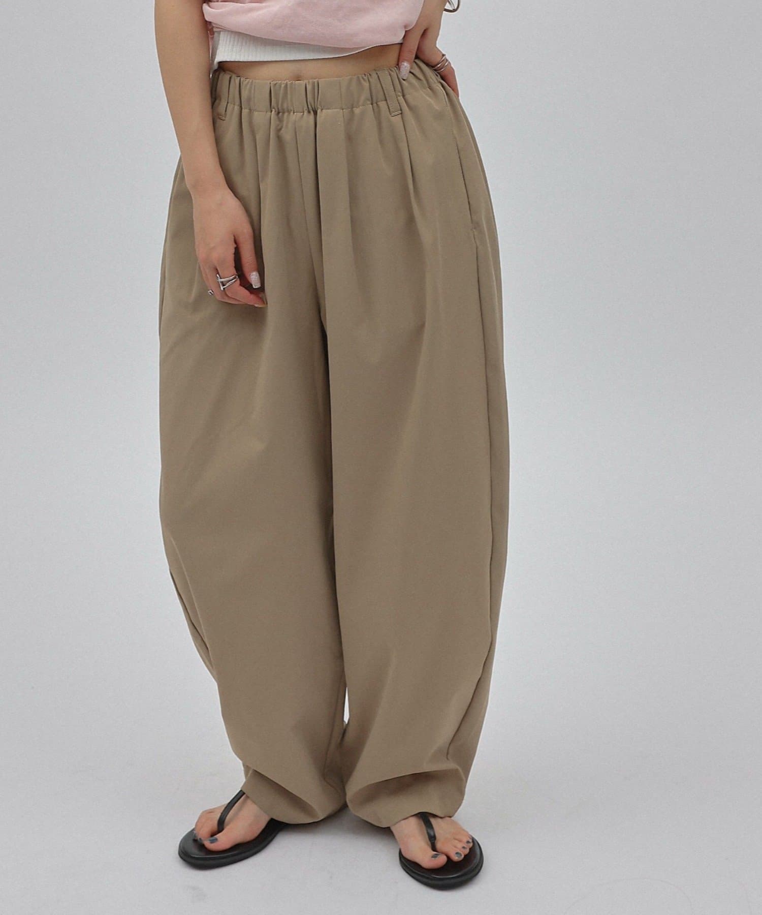 タックコクーンパンツ | COLONY 2139(コロニー トゥーワンスリーナイン