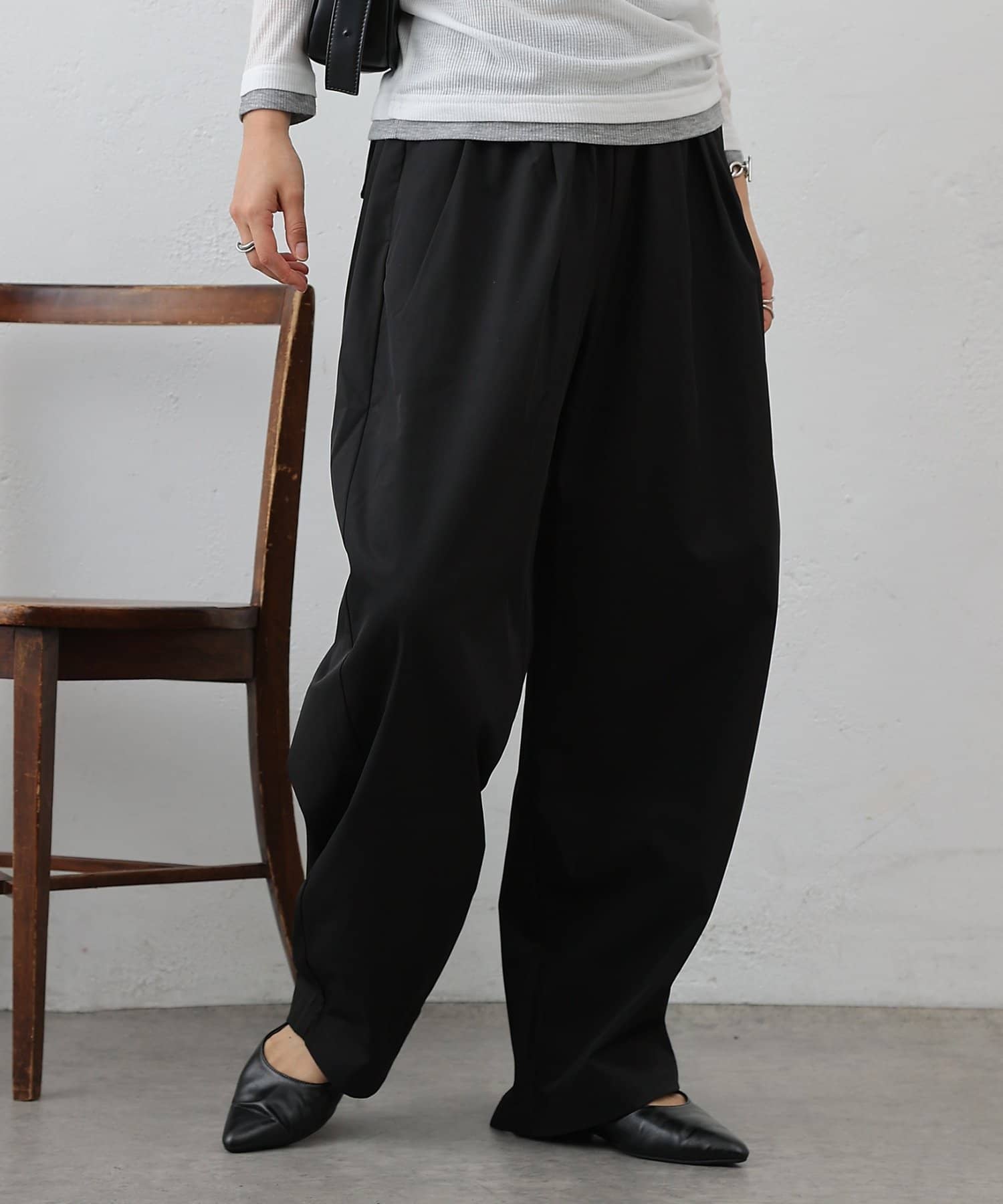 タックコクーンパンツ | COLONY 2139(コロニー トゥーワンスリーナイン