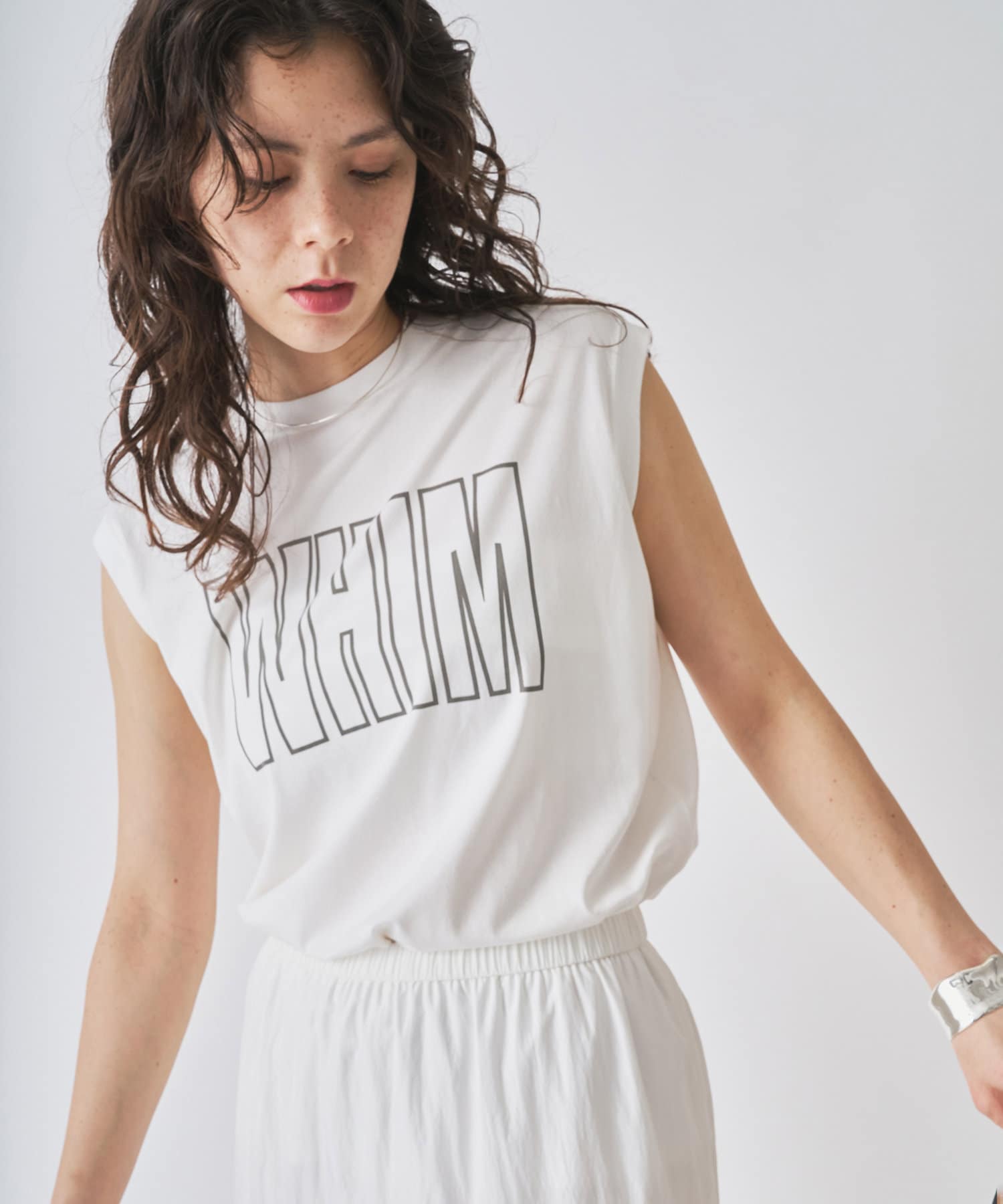 ノースリーブロゴTシャツ | Whim Gazette(ウィム ガゼット)レディース