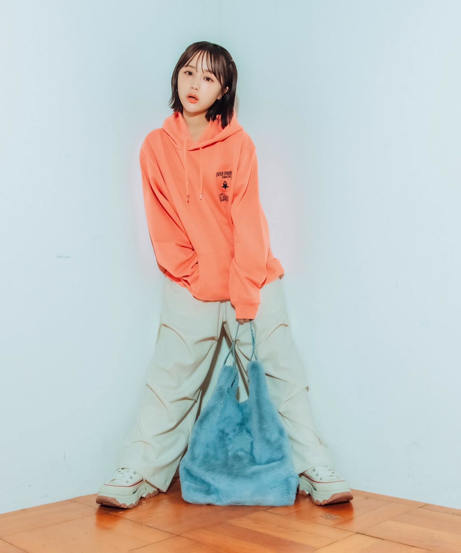 over print】STREET GIRL HOODIE (mamoru)｜CONVERSE TOKYO