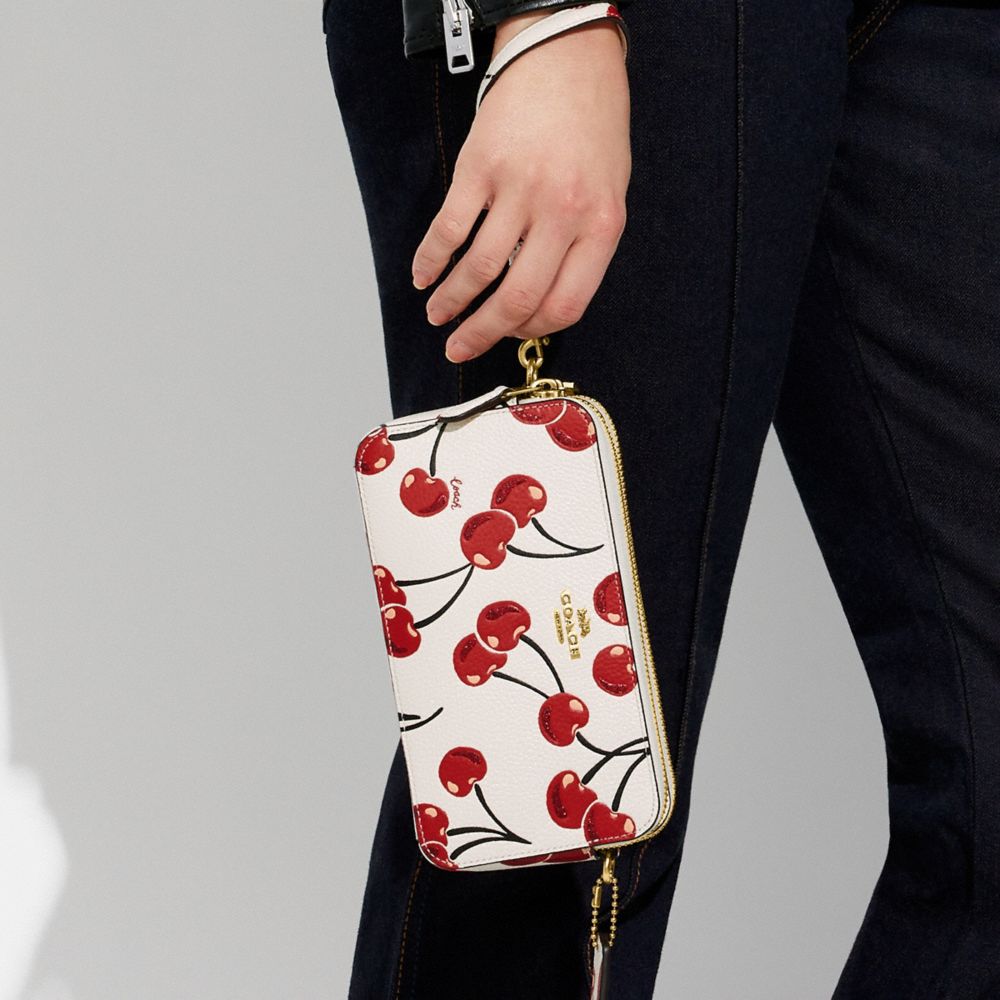 公式】COACH – コーチ | キラ クロスボディ ウィズ チェリー プリント