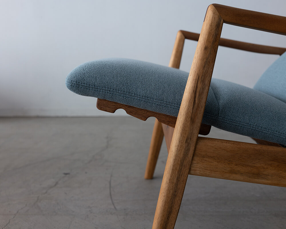 現品SALE］EDDA イージーチェア ブルー LC30101A-EL0E1 アカシア