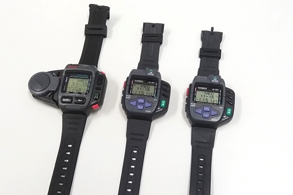 ゲーム、リモコン、メッセージ通信…… 遊べる時計『サイバークロス』の