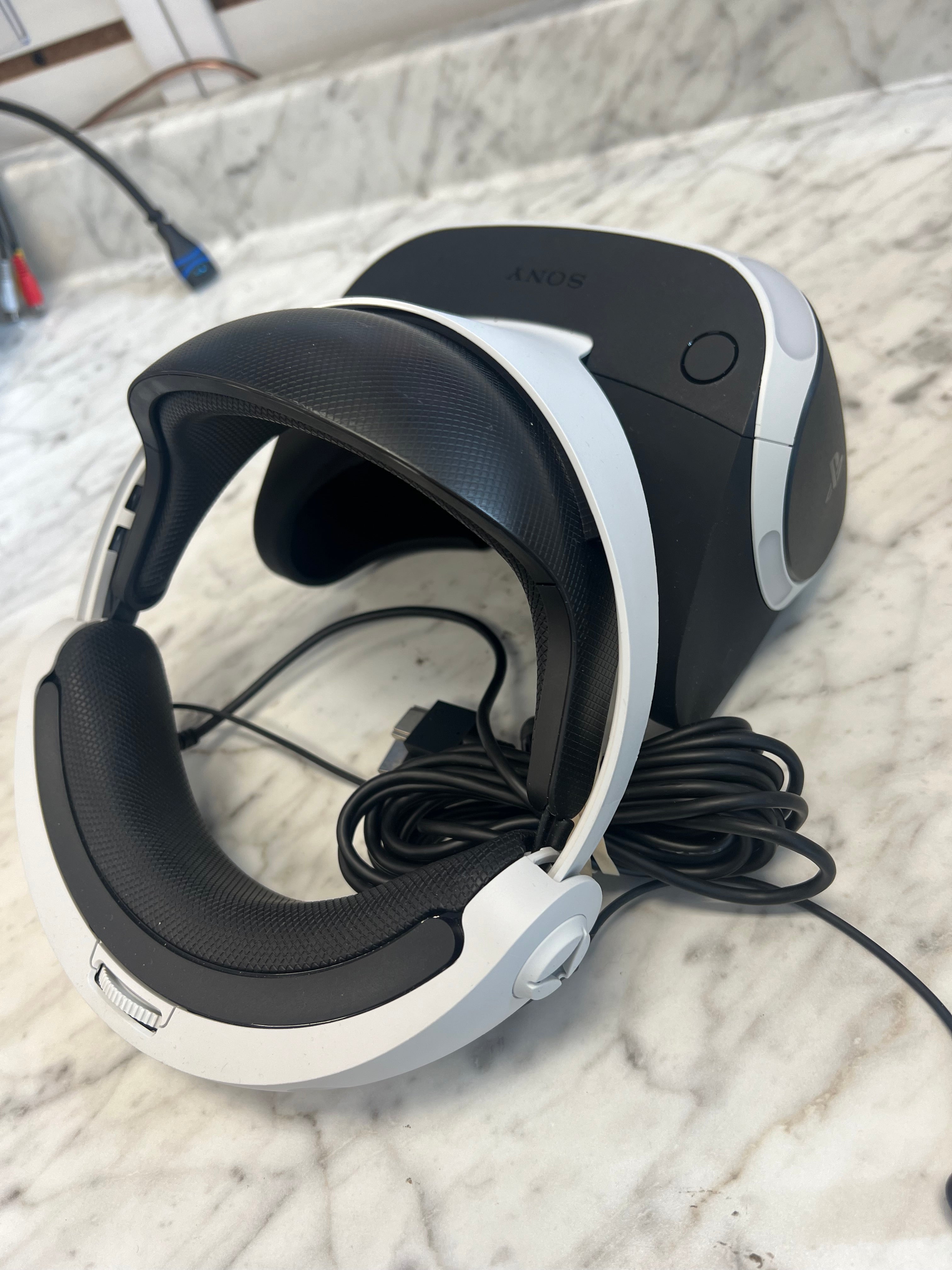 Sony PlayStation VR PSVR PS4 White CUH-ZVR1 Virtual Reality