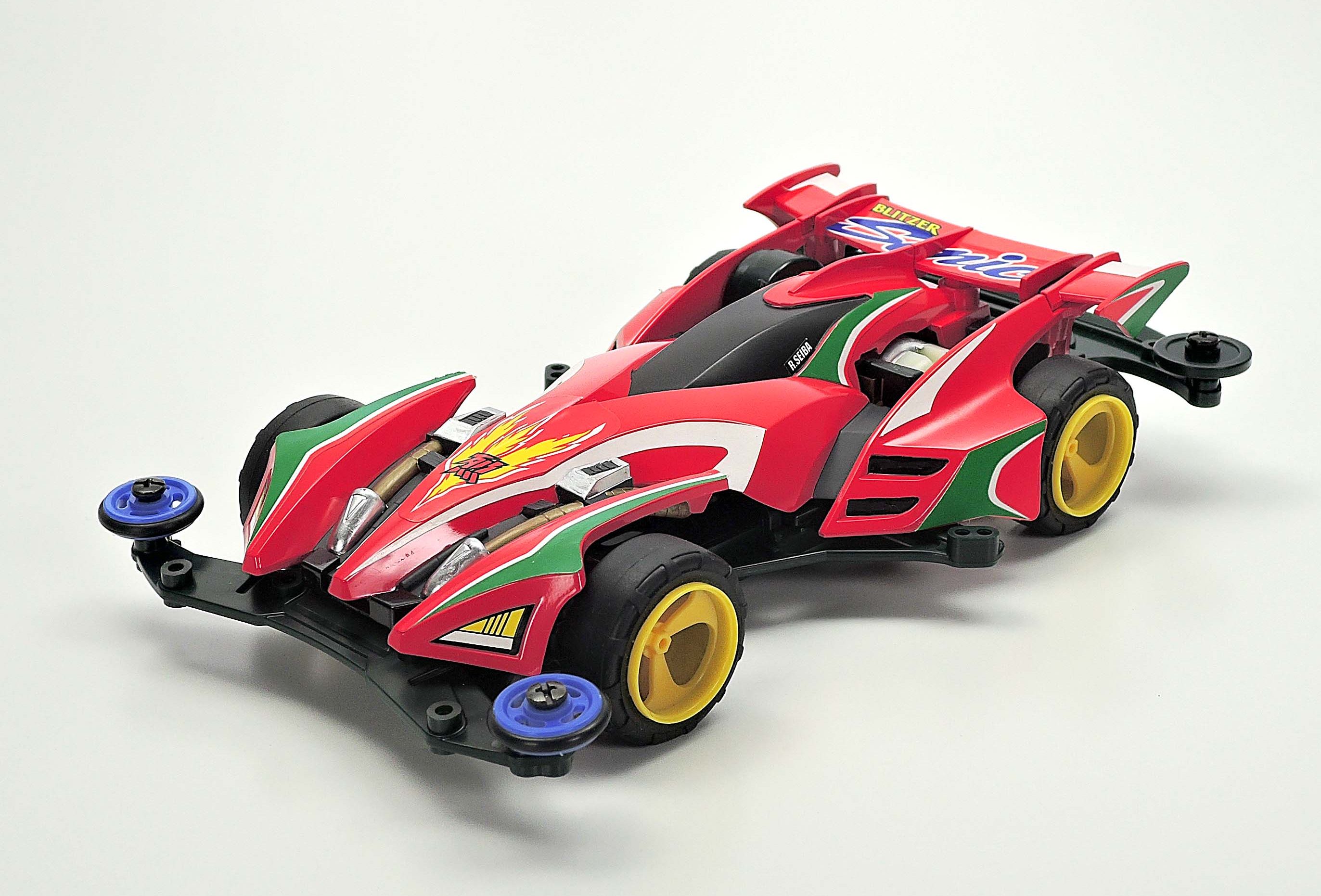 ミニ四駆】「ブリッツァーソニック」を当時のコロコロ記事とともに紹介