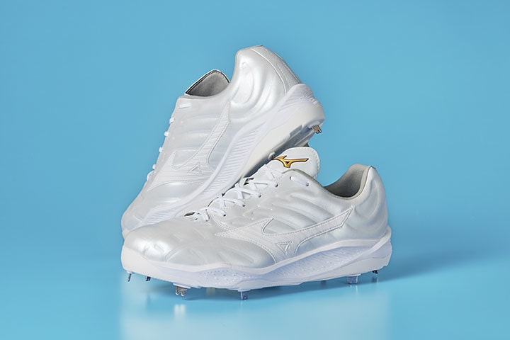 プロ選手も認めた野球スパイク「CUSHIONREVO PRO」発売｜ミズノ株式会社