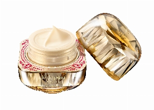 クレ・ド・ポー ボーテ 唯一無二の輝きで満たすクリーム「ラ・クレーム