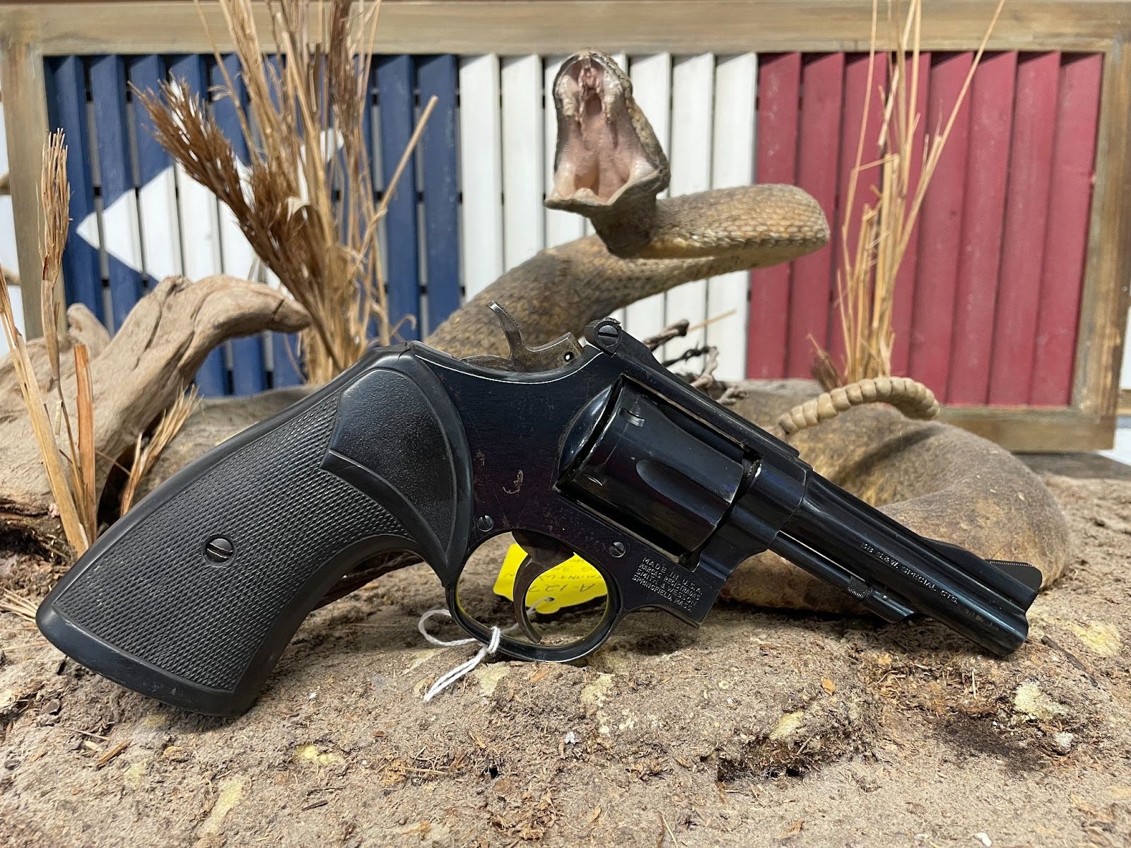 SMITH & WESSON .38 S&W SPECIAL CTG. M&P MODEL - Cowboys Armory