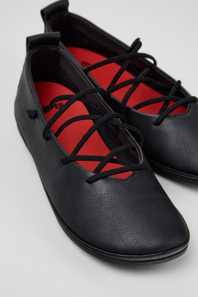 Right | レディース フラットシューズ | カンペール（Camper）公式