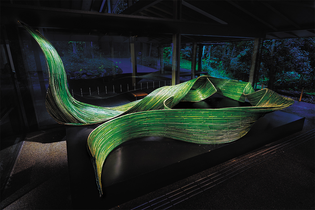 東西文化融合の美を感じて」〝花の建築家〟ダニエル・オスト氏展覧会