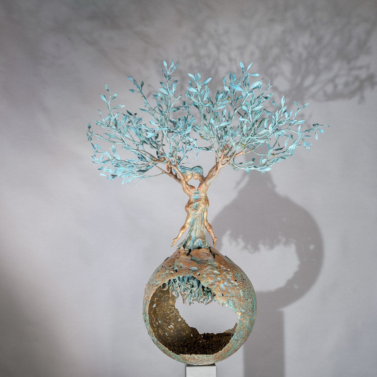 Il Futuro È Nelle Radici Del Mondo | Andrea Roggi – Clarendon Fine Art