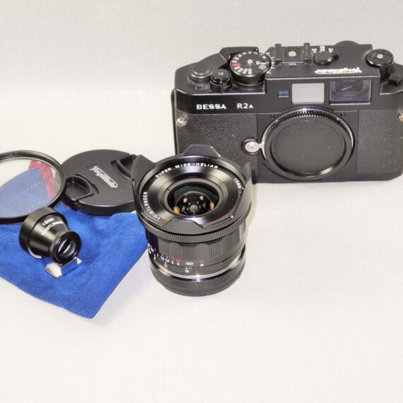 Voigtlander Bessa R2A camera with 15/4,5 Super Wide Heliar III