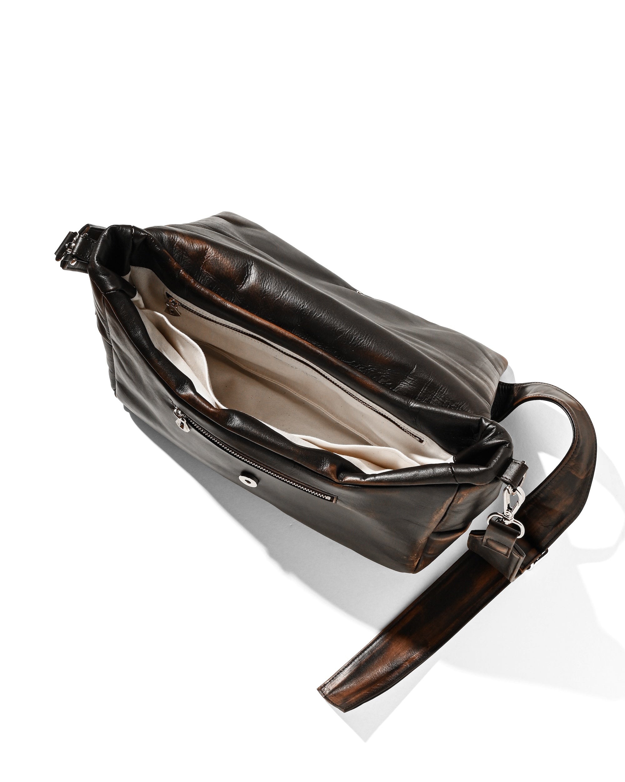 VINTAGE LEATHER PADDED FLAP HOLIDAY BAG (BROWN)