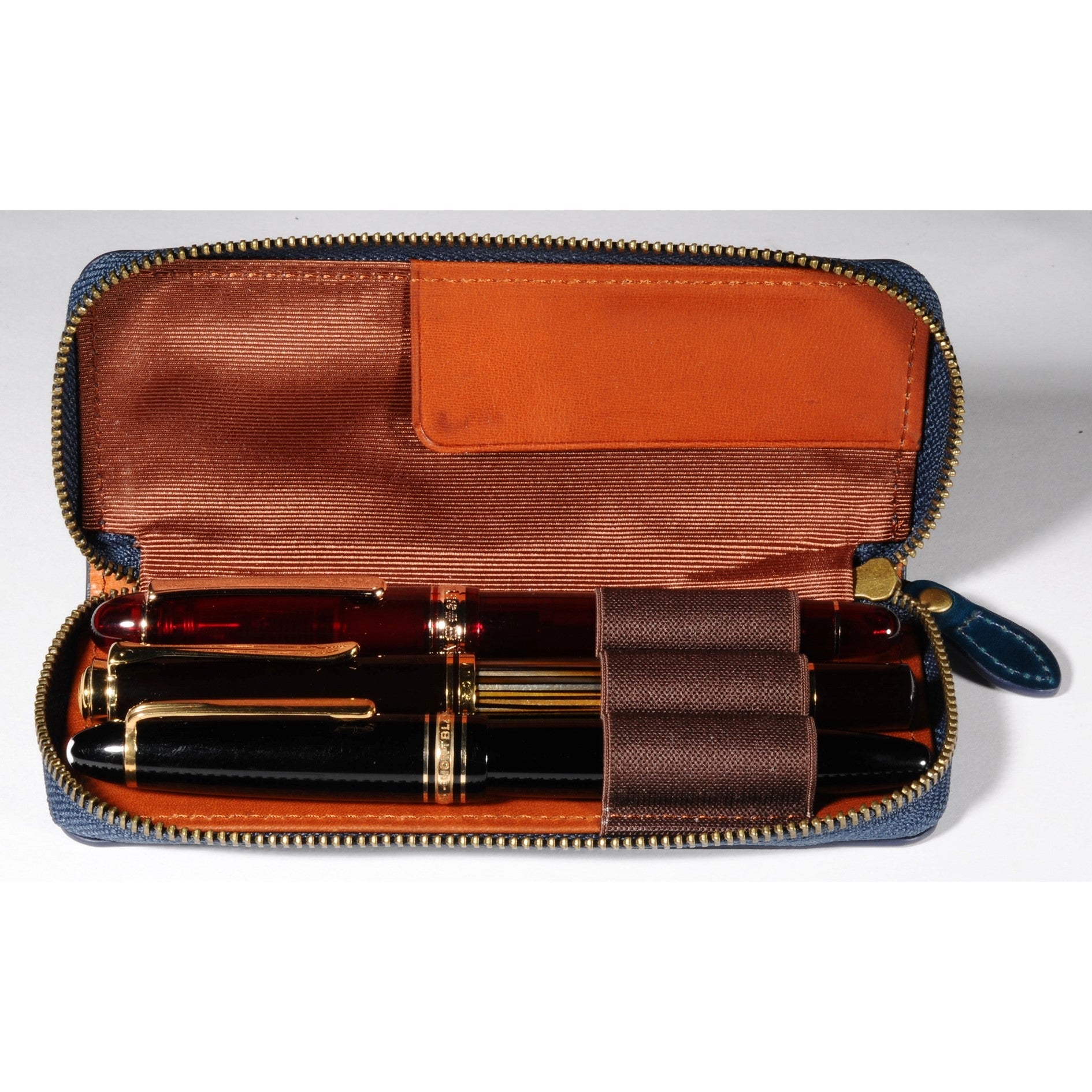 ブルーコードバン 3本挿しペンケース｜文房具の専門誌「趣味の文具箱