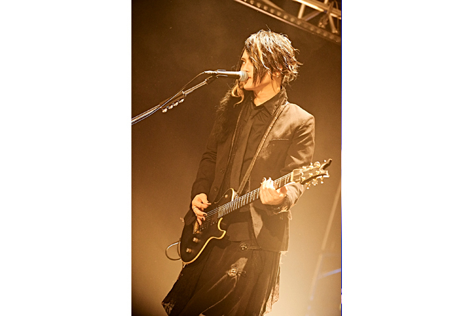 BORN 2016.5.26 Zepp DiverCity【SUPER BLACK MARKET】ライブレポート