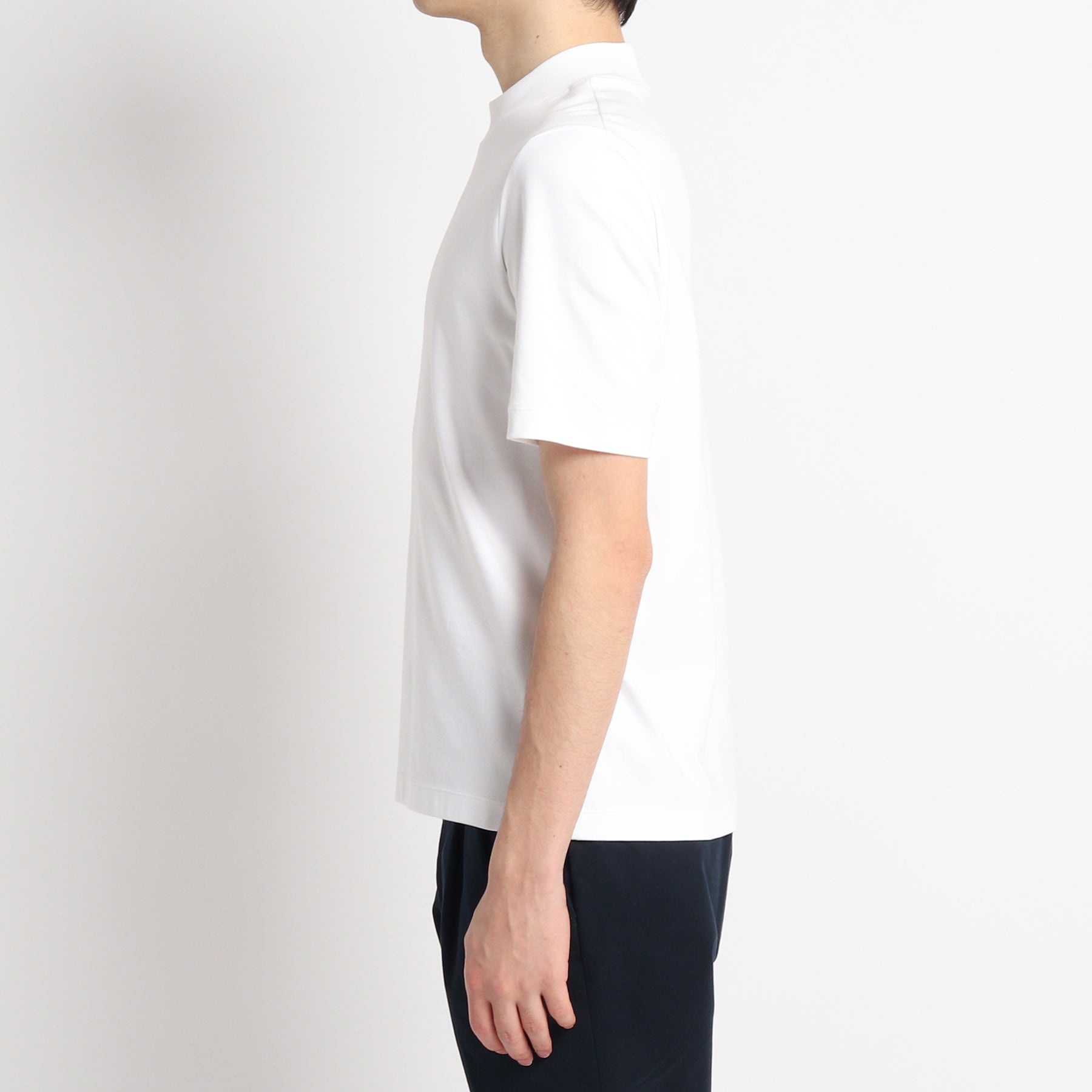 スビンプラチナムスムース テーラードモックネックTシャツ ホワイト