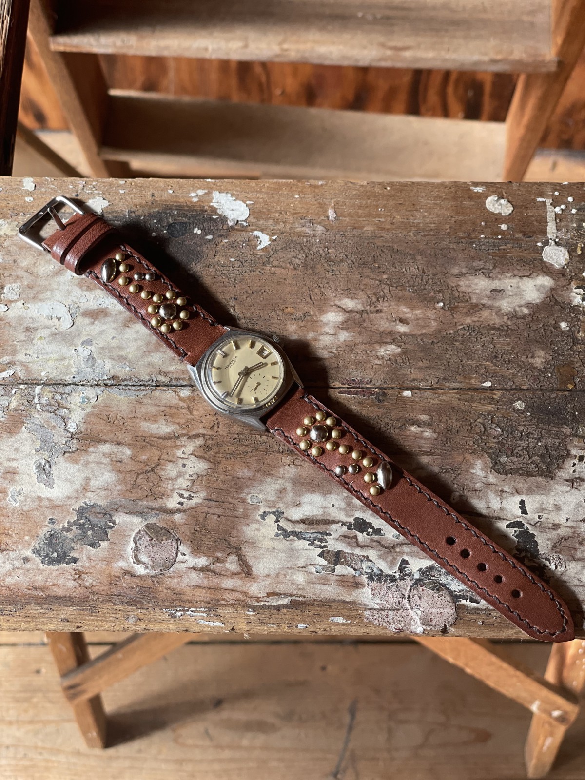 オーダーメイド スタッズ時計ベルト – Crossed Arrows｜クロッシードア