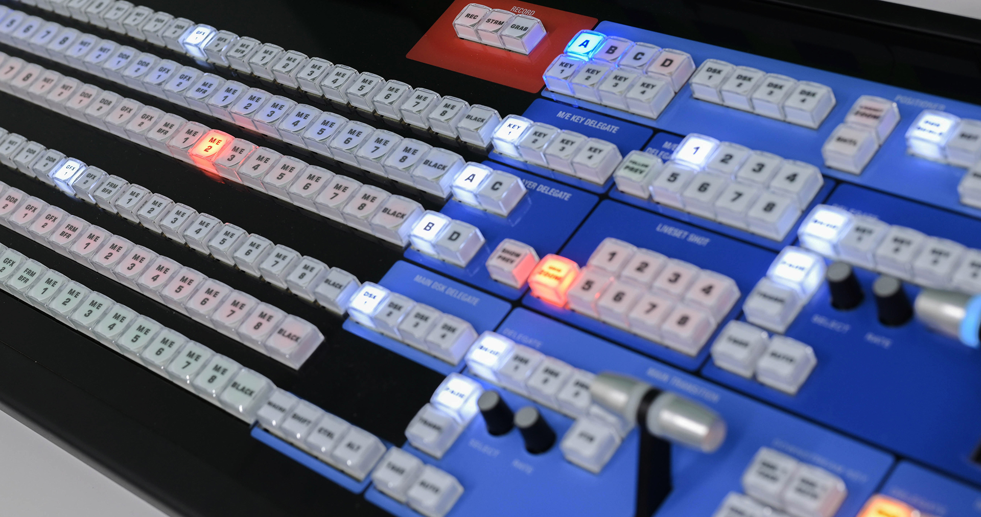 NewTek TriCaster 2 Elite|トライキャスター|撮影機材レンタル - 株式