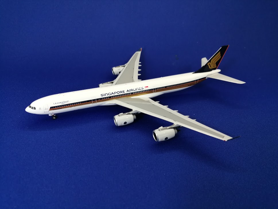 04478 Phoenix Singapore Airlines / シンガポール航空 A340-500