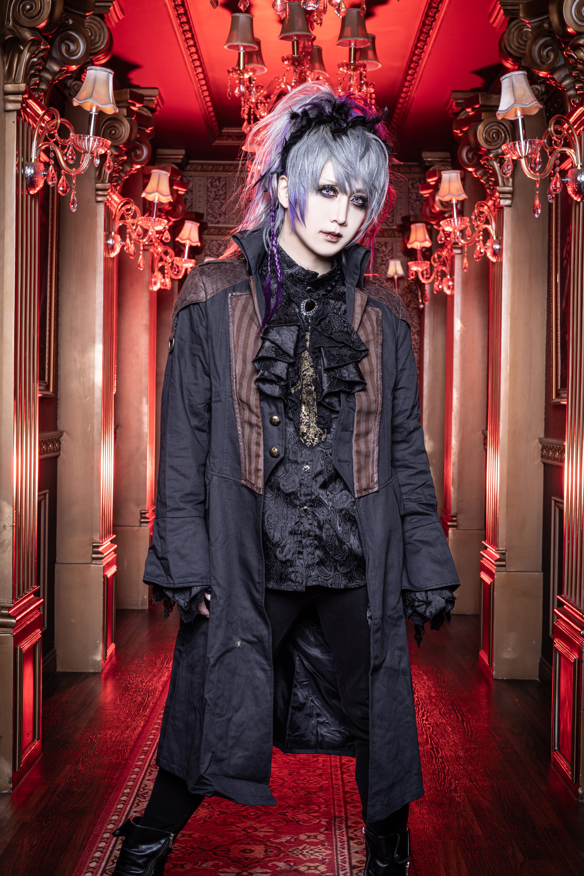 Zeke Deux - New single “Alive” and new look - Crimson Lotus