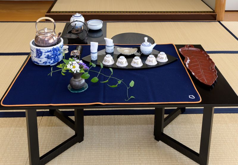 日本礼道小笠原流の礼法と煎茶 立礼で楽しむ煎茶道｜川崎小田栄