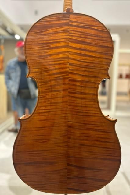 クレモナでトリエンナーレの展示楽器を拝観 - 楽器 バイオリン ビオラ