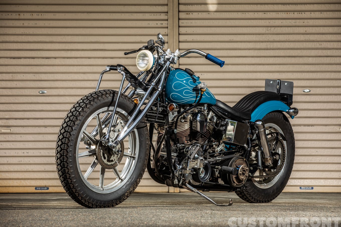 ハーレーのショベルヘッド4速フレームカスタム FXS 1980・デフィ