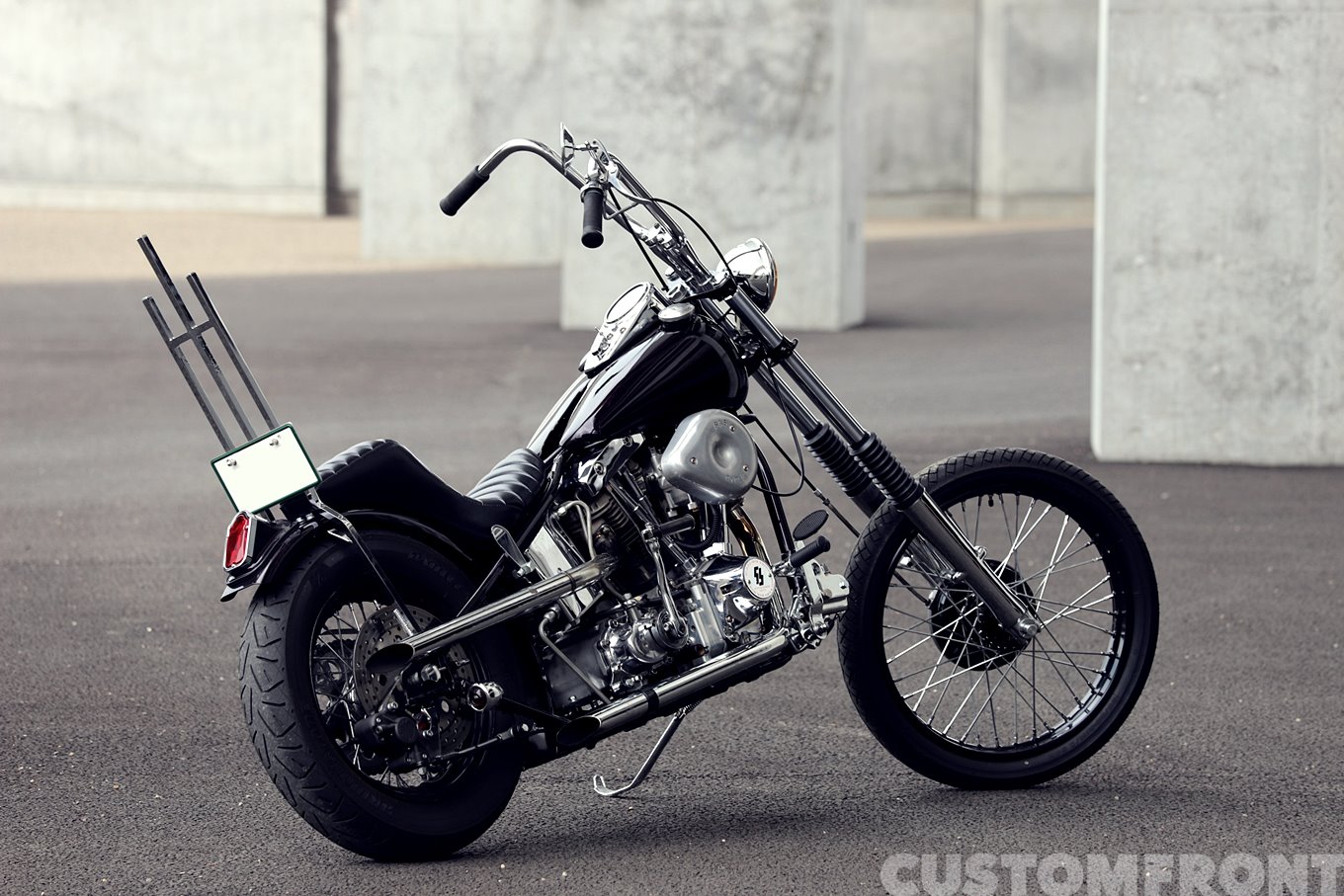 コーンショベルのロングフォークチョッパー FLT1980・モトリガレージ