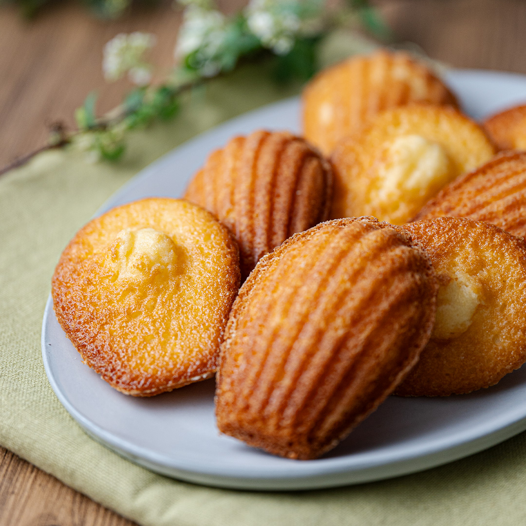 まるでパティスリーの味!】基本のマドレーヌ | レシピ | 富澤商店