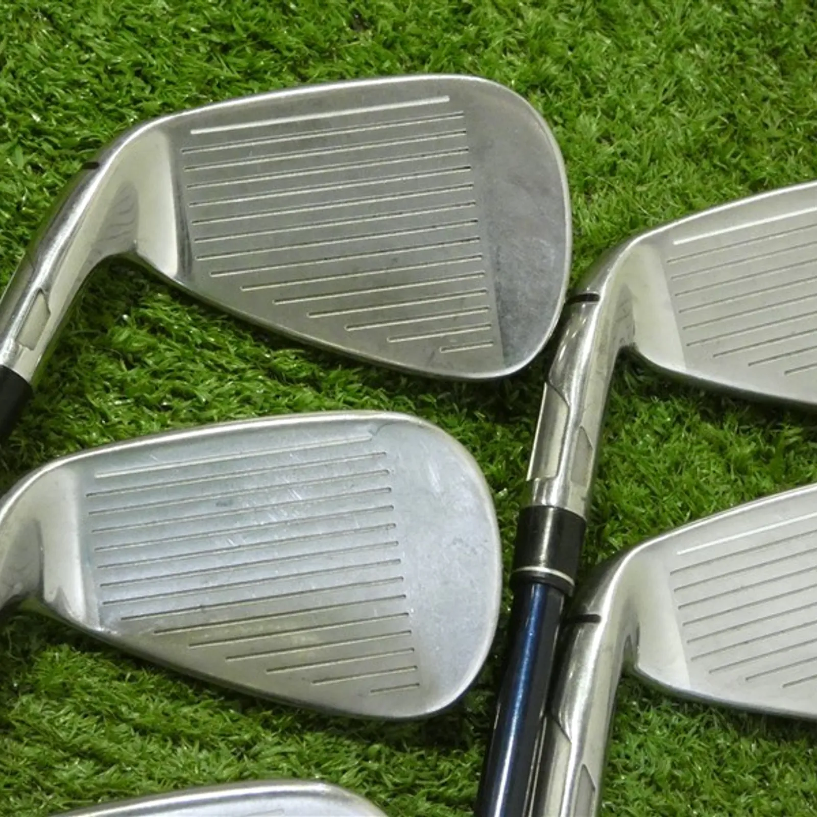 TaylorMade SIM Max Irons 6-P & A Ventus Blue 5 A Senior/Ladies