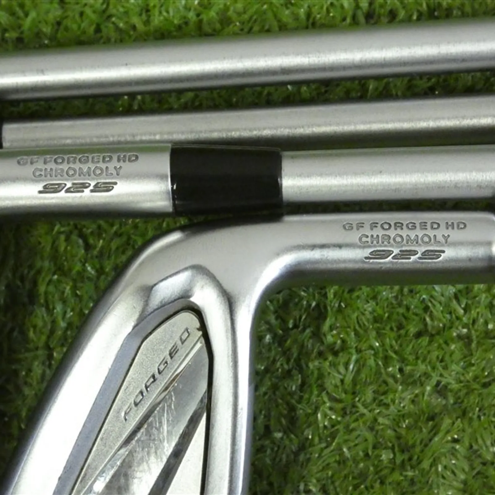 Mizuno JPX 925 Forged Irons 4-P & G KBS Tour C-Taper 120 Stiff Steel