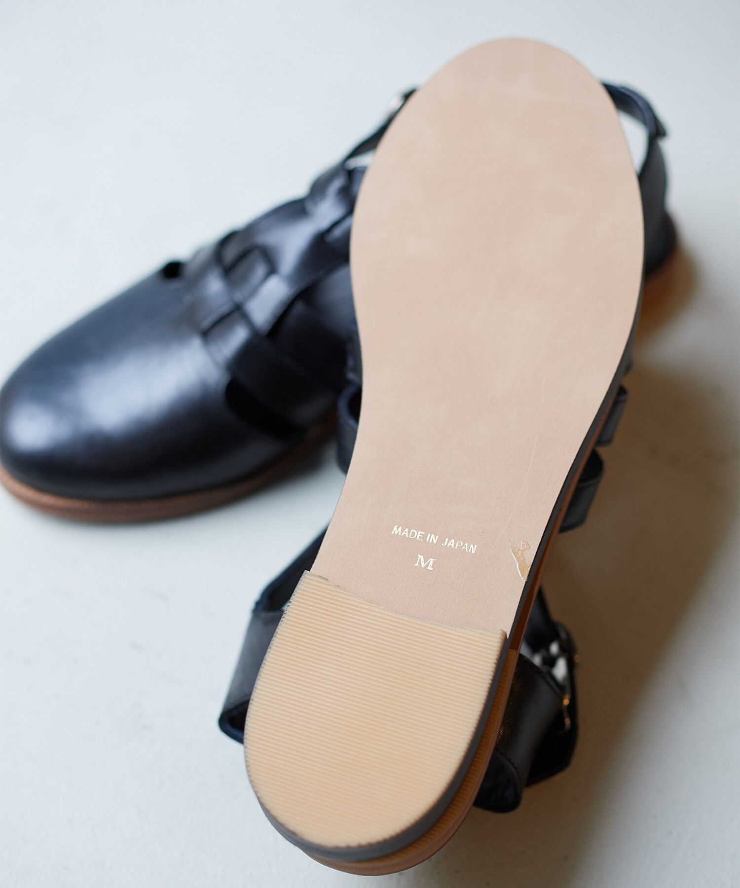 AMBIDEX Store △sone サンダル(M クロ): bulle de savon